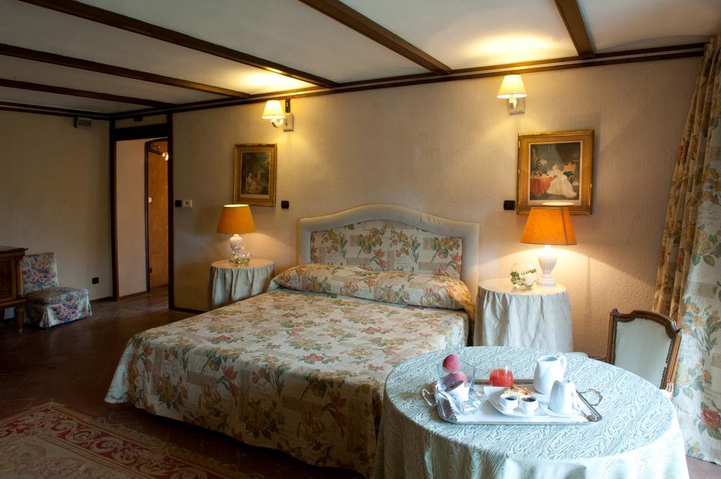Relais Del Castello Di Oviglio Hotel Bagian luar foto