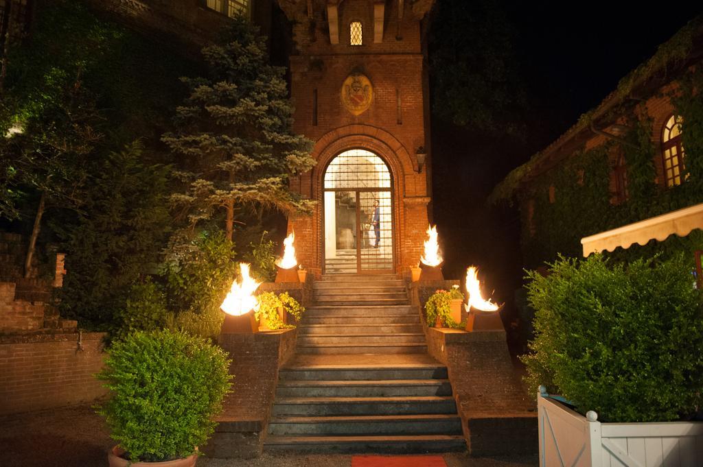 Relais Del Castello Di Oviglio Hotel Bagian luar foto