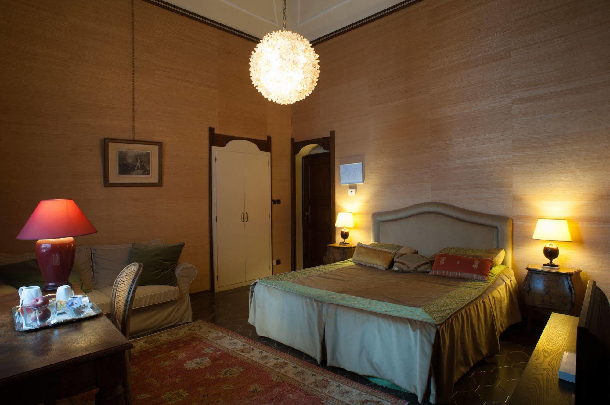 Relais Del Castello Di Oviglio Hotel Bagian luar foto